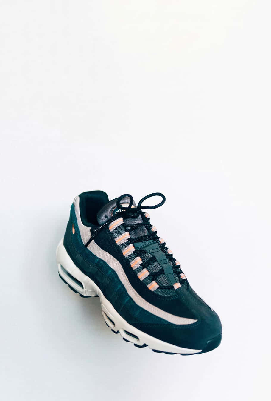 Nike Air Max 95 - Sahara Wallpaper