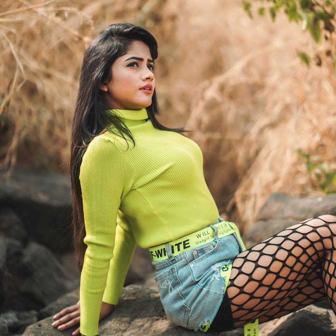 Nisha Guragain In Green Top Outfit Wallpaper