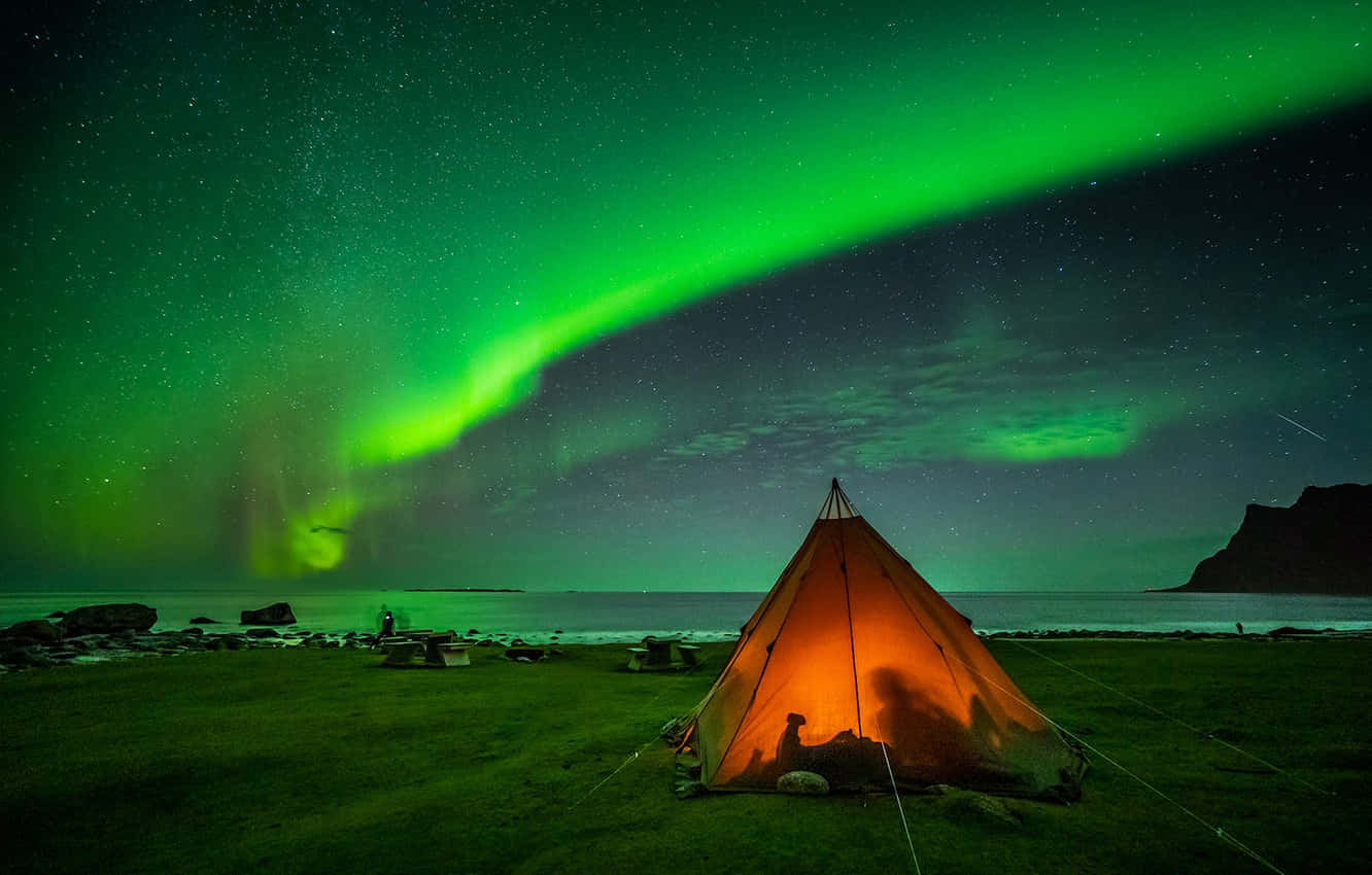 Northern Lights Tent Wallpaper