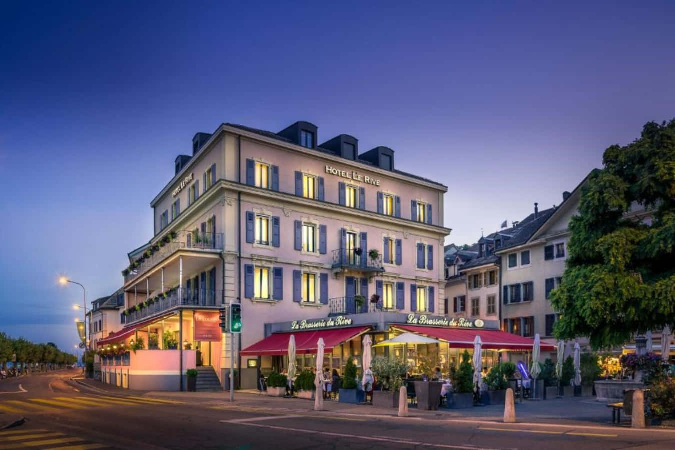 Nyon Hotel Le Rive Twilight View Wallpaper