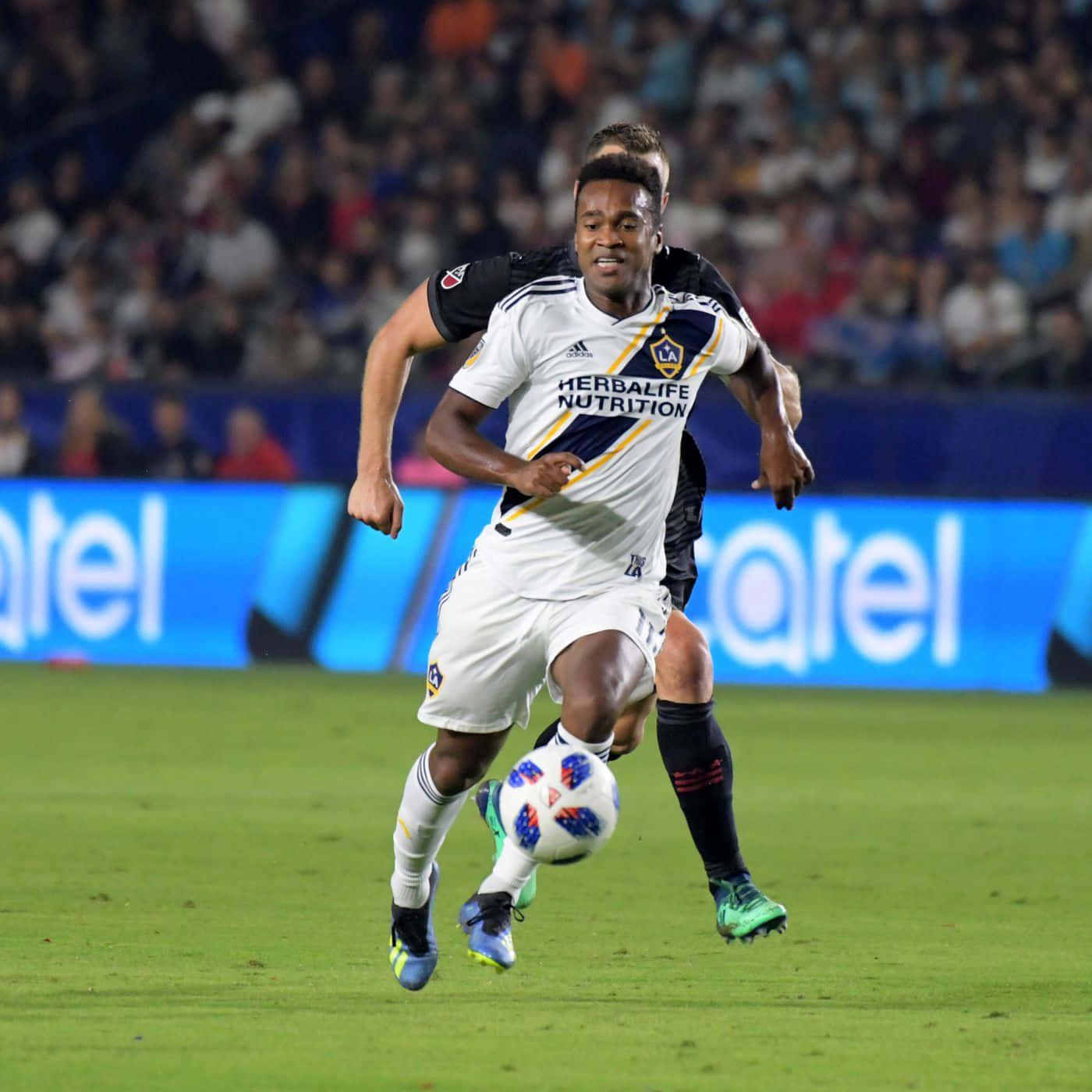 Ola Kamara Los Angeles Galaxy Forward Player Wallpaper