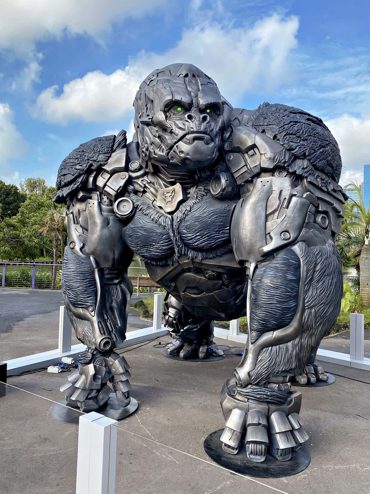 Optimus Primal Statue Outdoor Display Wallpaper