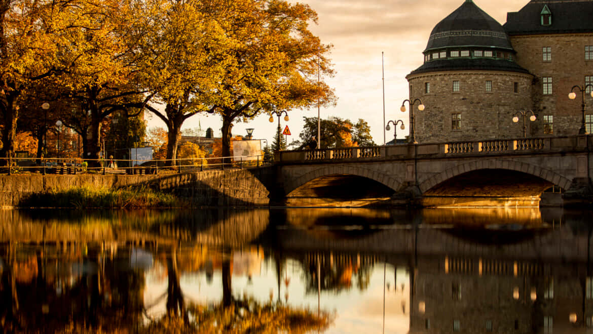 Orebro Castle Autumn Reflection Sweden Wallpaper