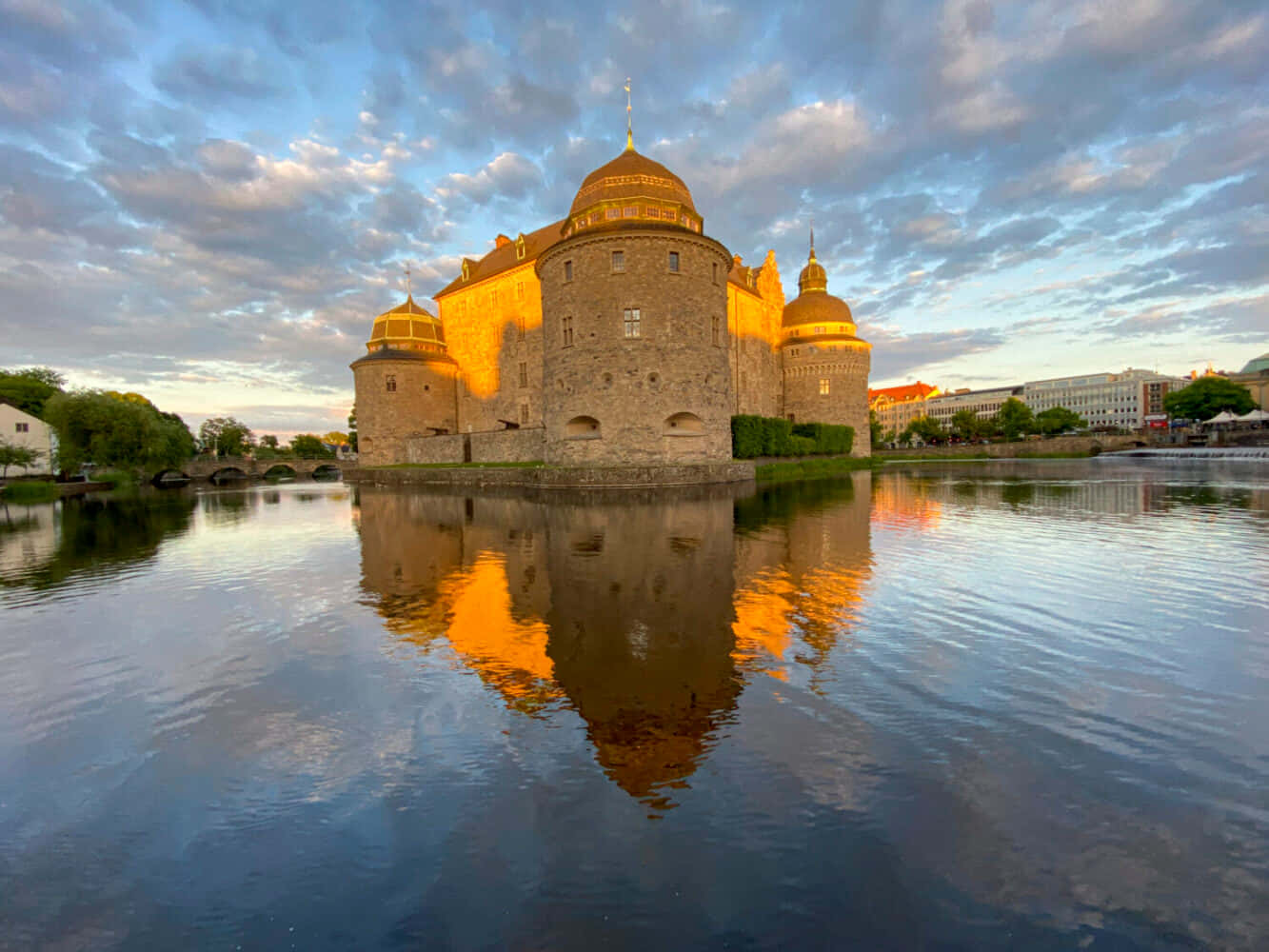 Orebro Castle Sunset Reflection Wallpaper