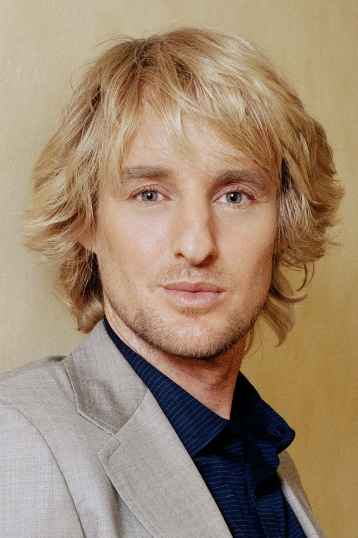 Owen Wilson Sharing A Moment Of Joy. Wallpaper