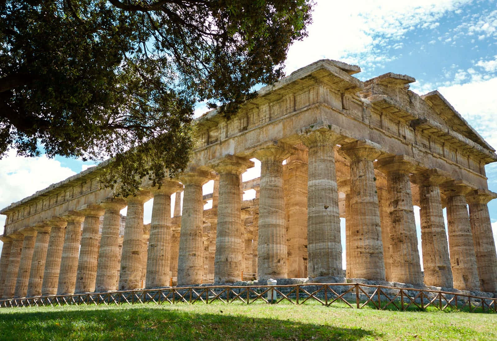 Paestum Under Shade Wallpaper