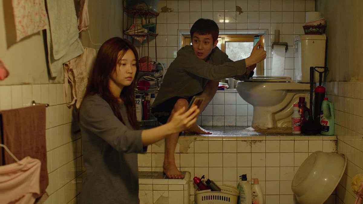 Parasite Movie Bathroom Scene Wallpaper