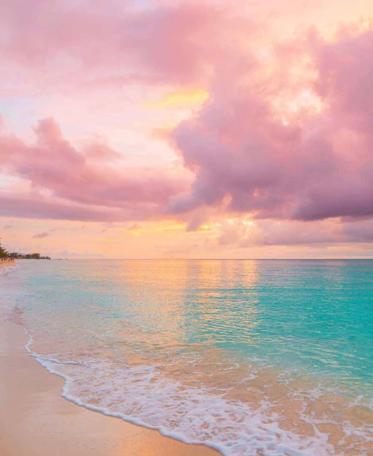 Pastel Sunset Beachscape Wallpaper