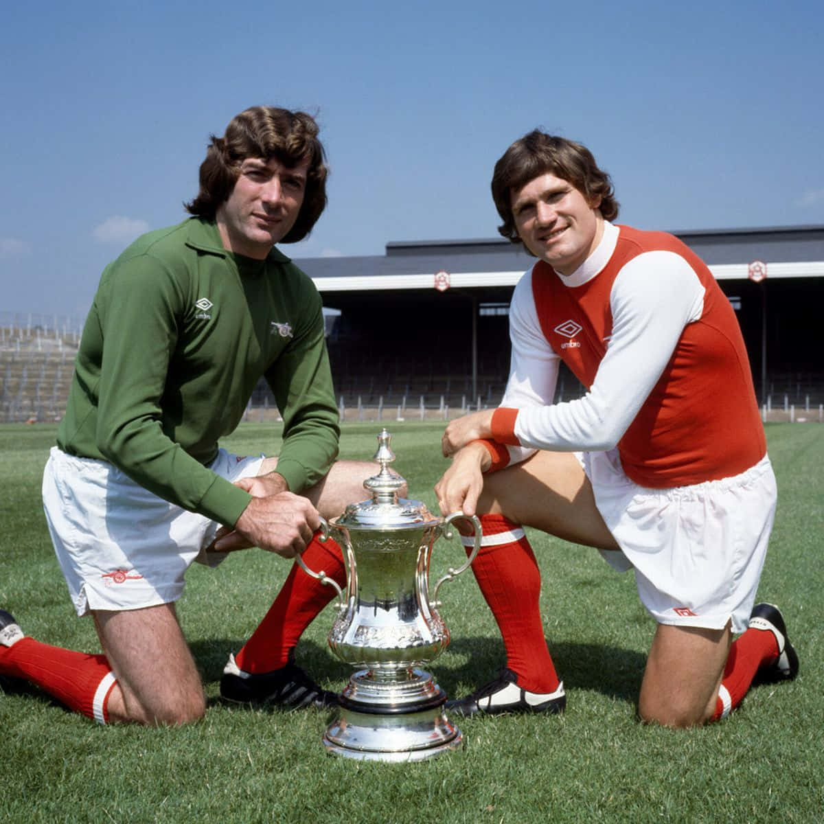 Pat Jennings And Pat Rice With The Fa Cup Wallpaper