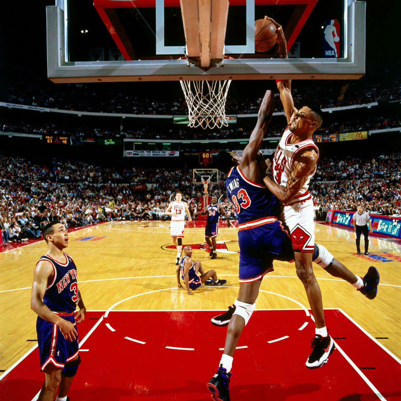 Patrick Ewing Against Scottie Pippen Wallpaper