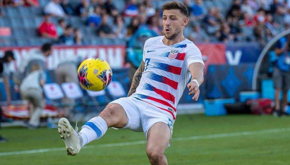 Paul Arriola Usa Versus El Salvador Soccer Match Wallpaper