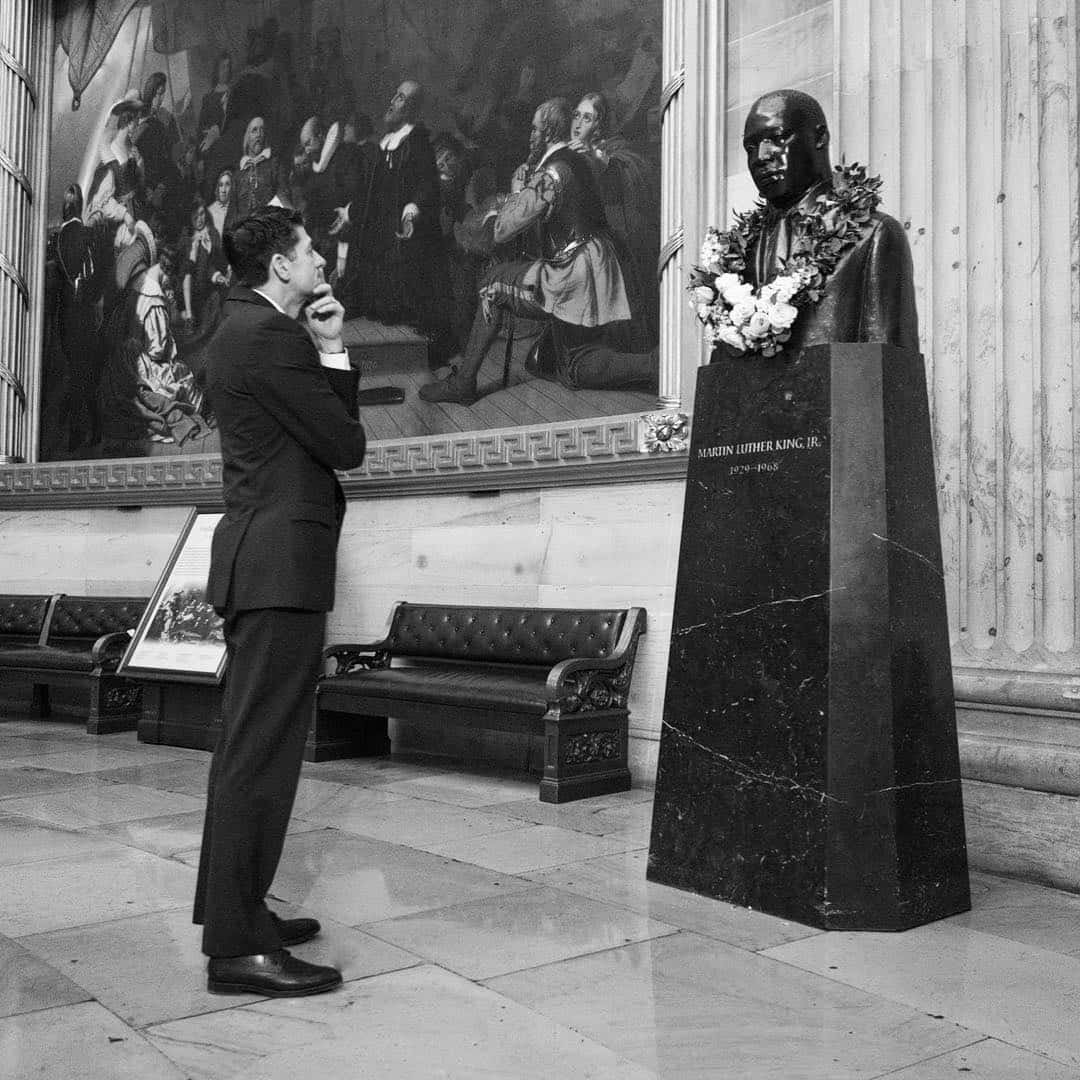 Paul Ryan In Martin Luther King Monument Wallpaper