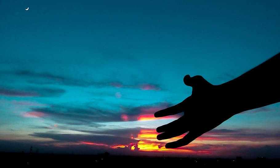 Person Hand Aesthetic Cloud Desktop Wallpaper