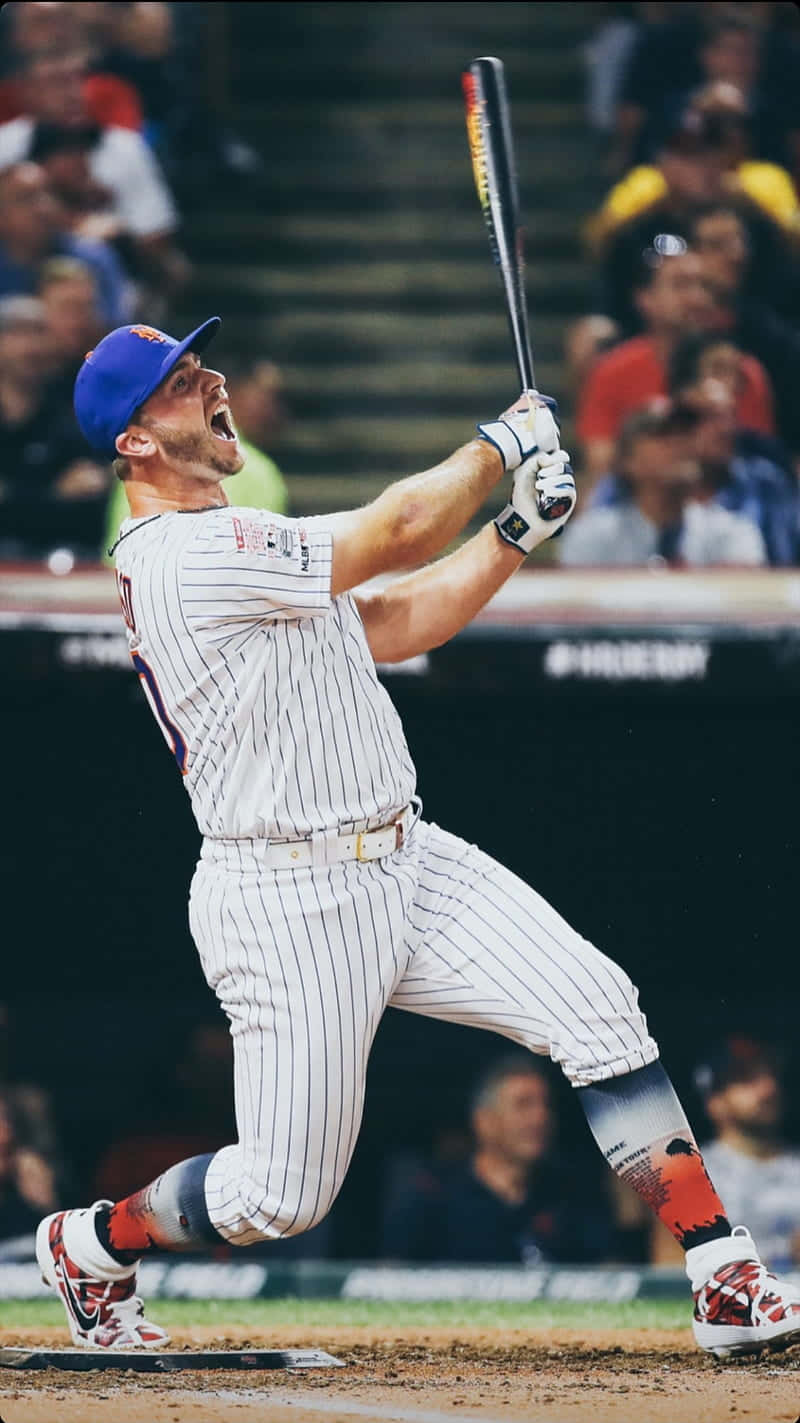 Pete Alonso Blasts A Home Run For The Mets Wallpaper