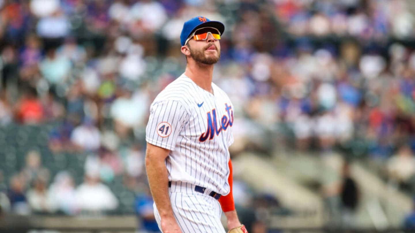 Pete Alonso Crushing A Home Run Wallpaper