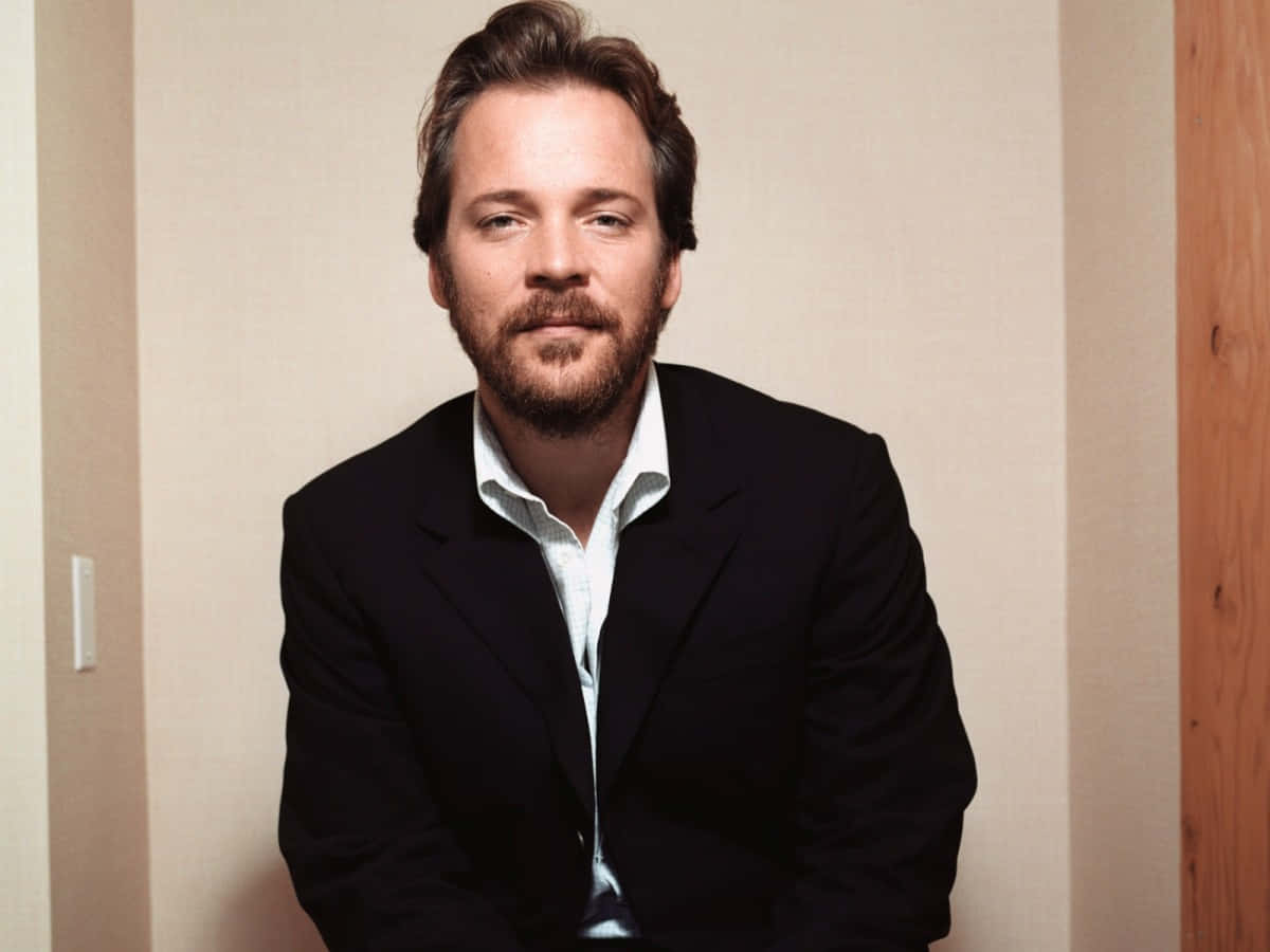 Peter Sarsgaard In A Photoshoot Wallpaper