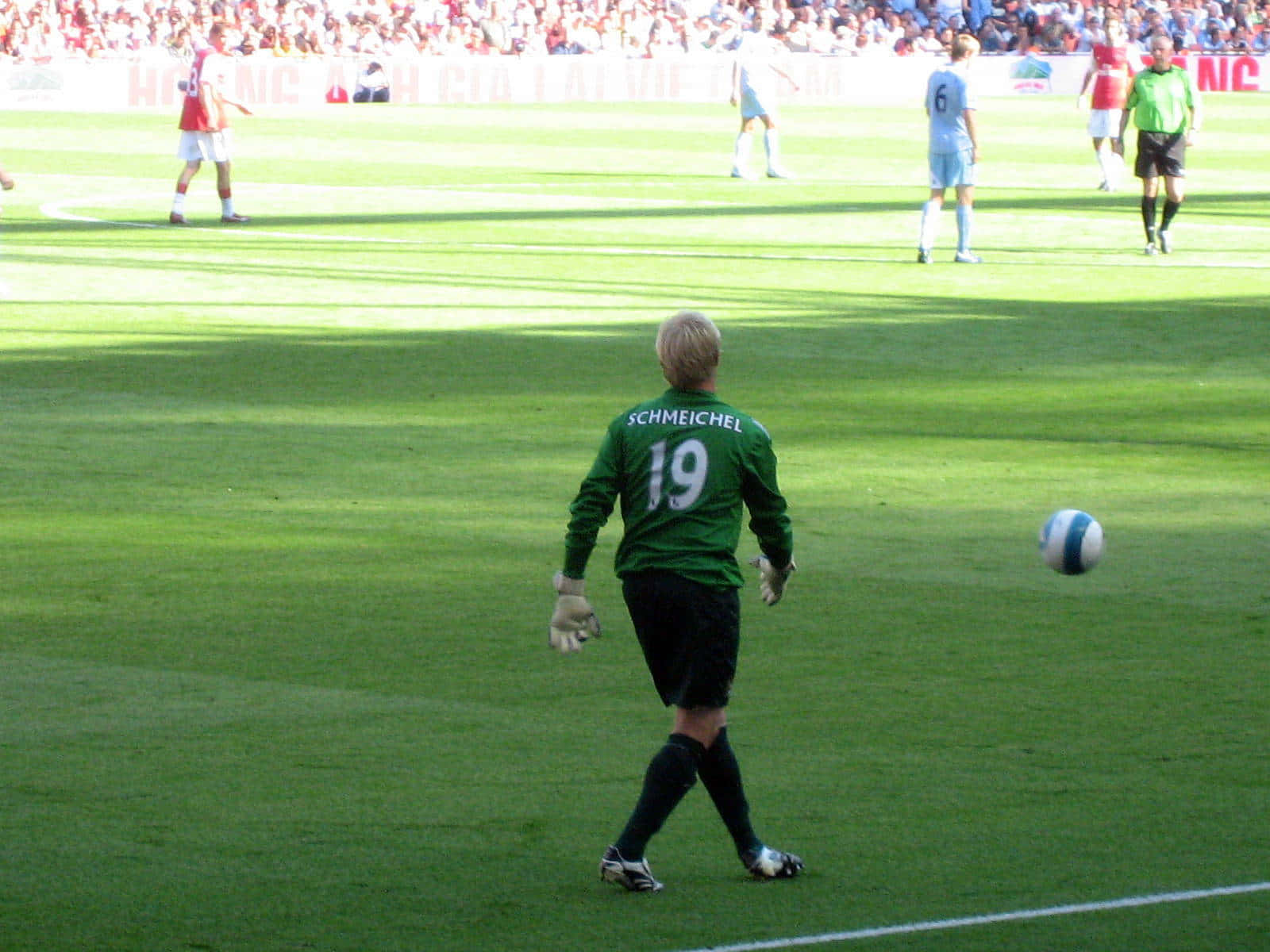 Peter Schmeichel Goalkeeper In A Match Wallpaper