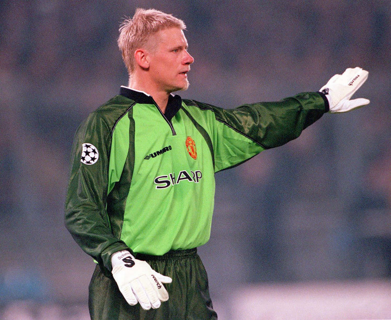 Peter Schmeichel Manchester United Football Goalkeeper Wallpaper