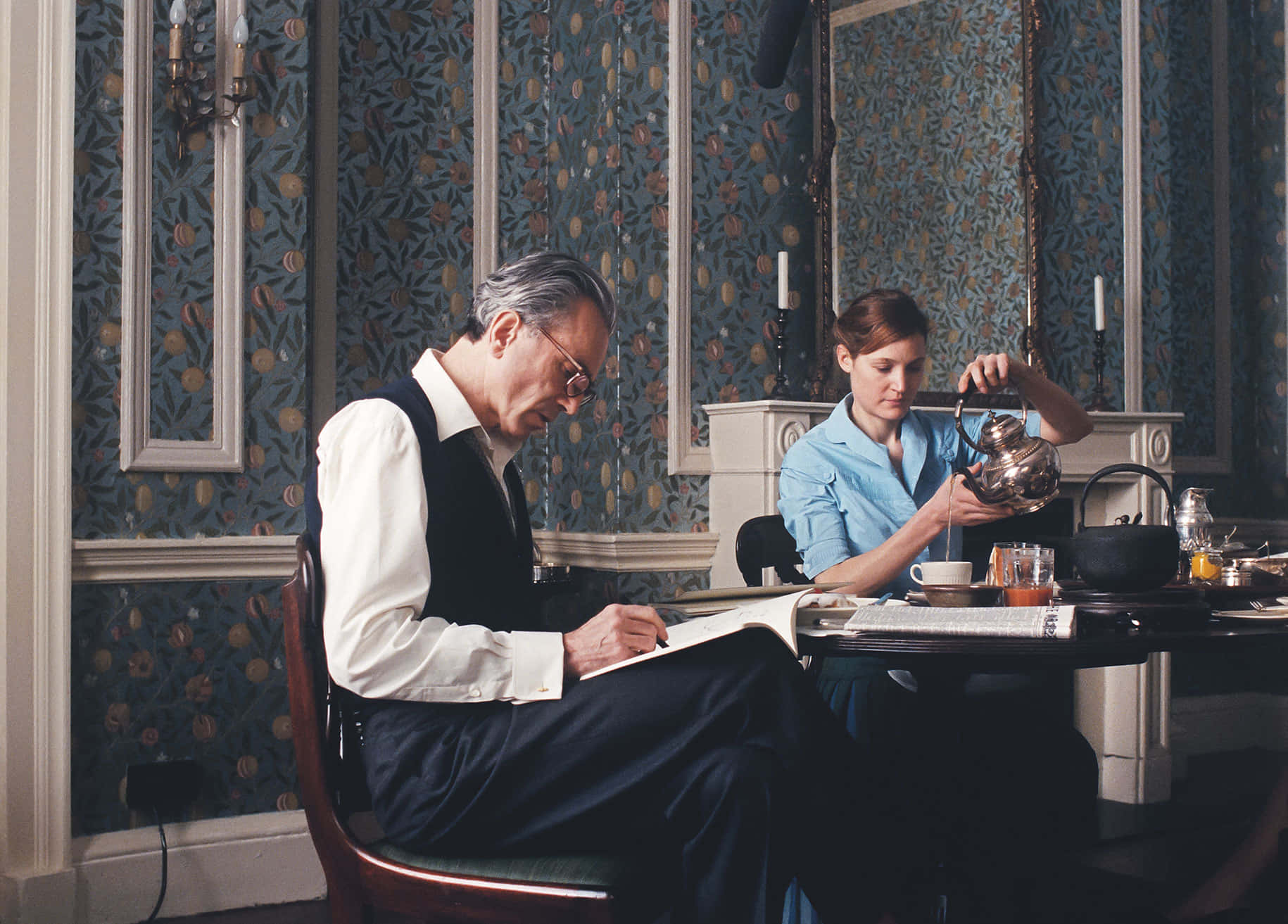 Phantom Thread Breakfast Scene Wallpaper