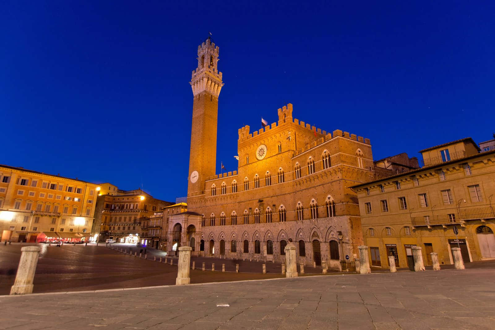 Piazza Del Campo Wallpaper