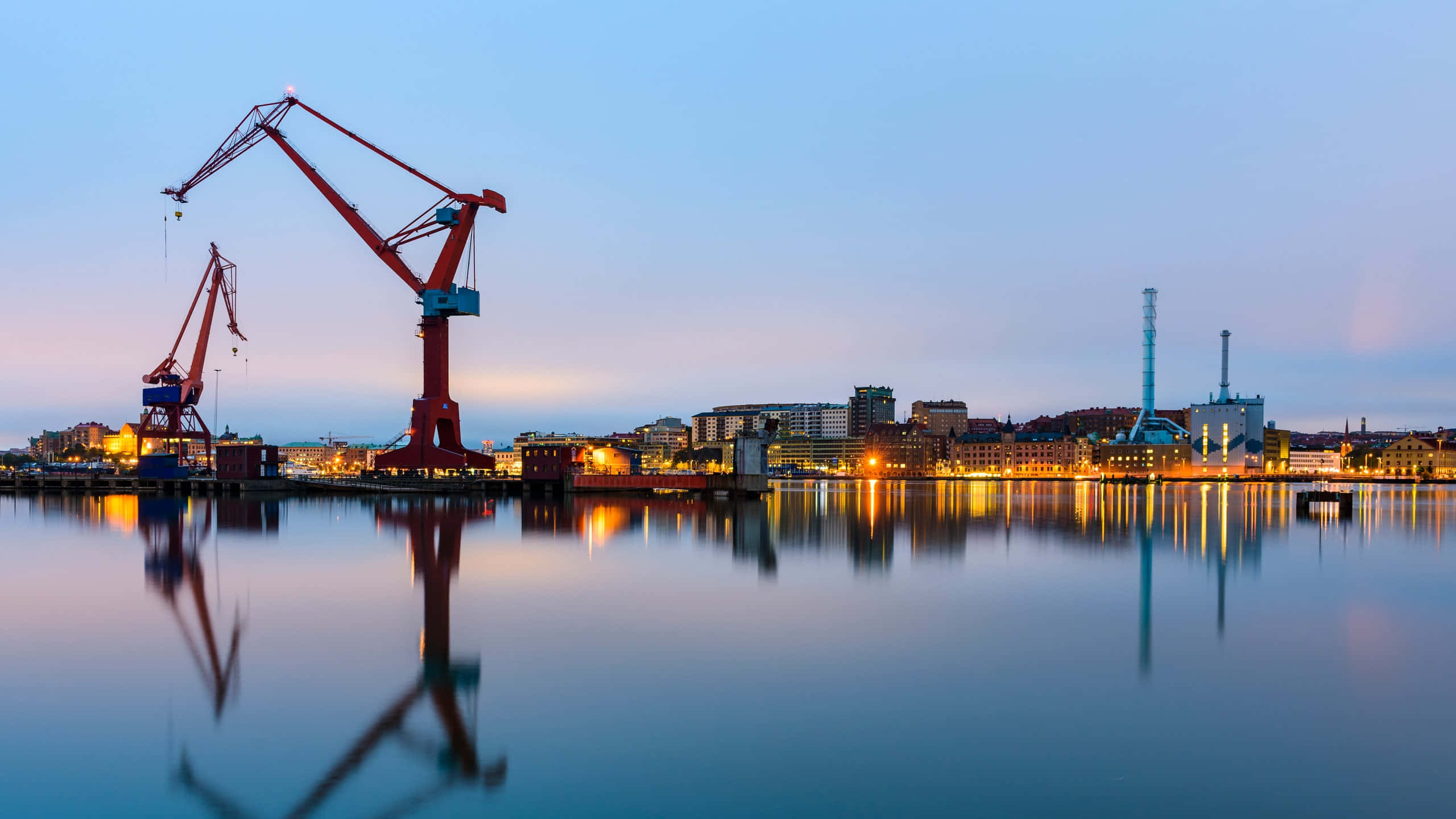 Picturesque View Of Gothenburg's Skyline At Dusk Wallpaper