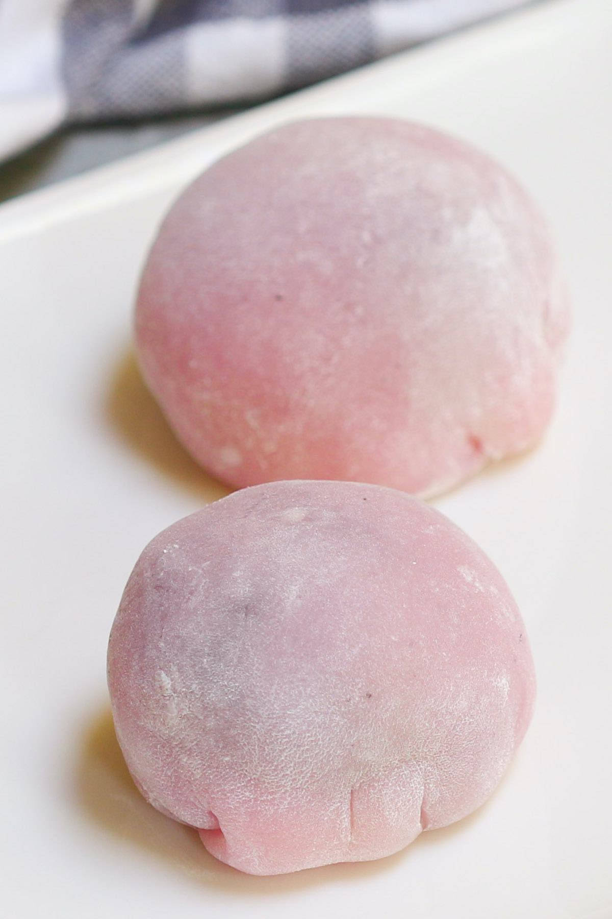 Pink Mochi Pair Wallpaper