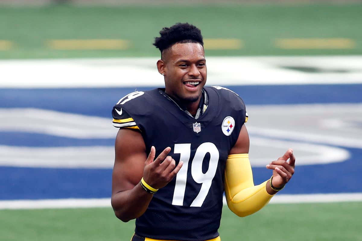 Pittsburgh Steelers Wide Receiver Juju Smith-schuster Wallpaper