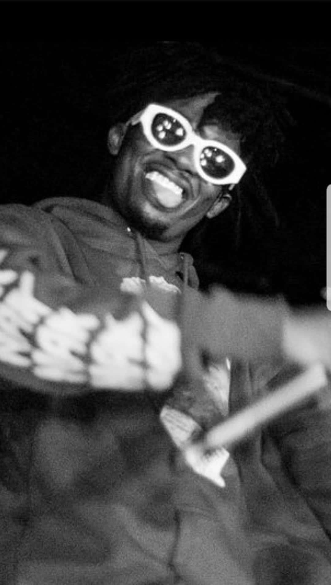 Playboi Carti Smilingwith White Sunglasses Wallpaper