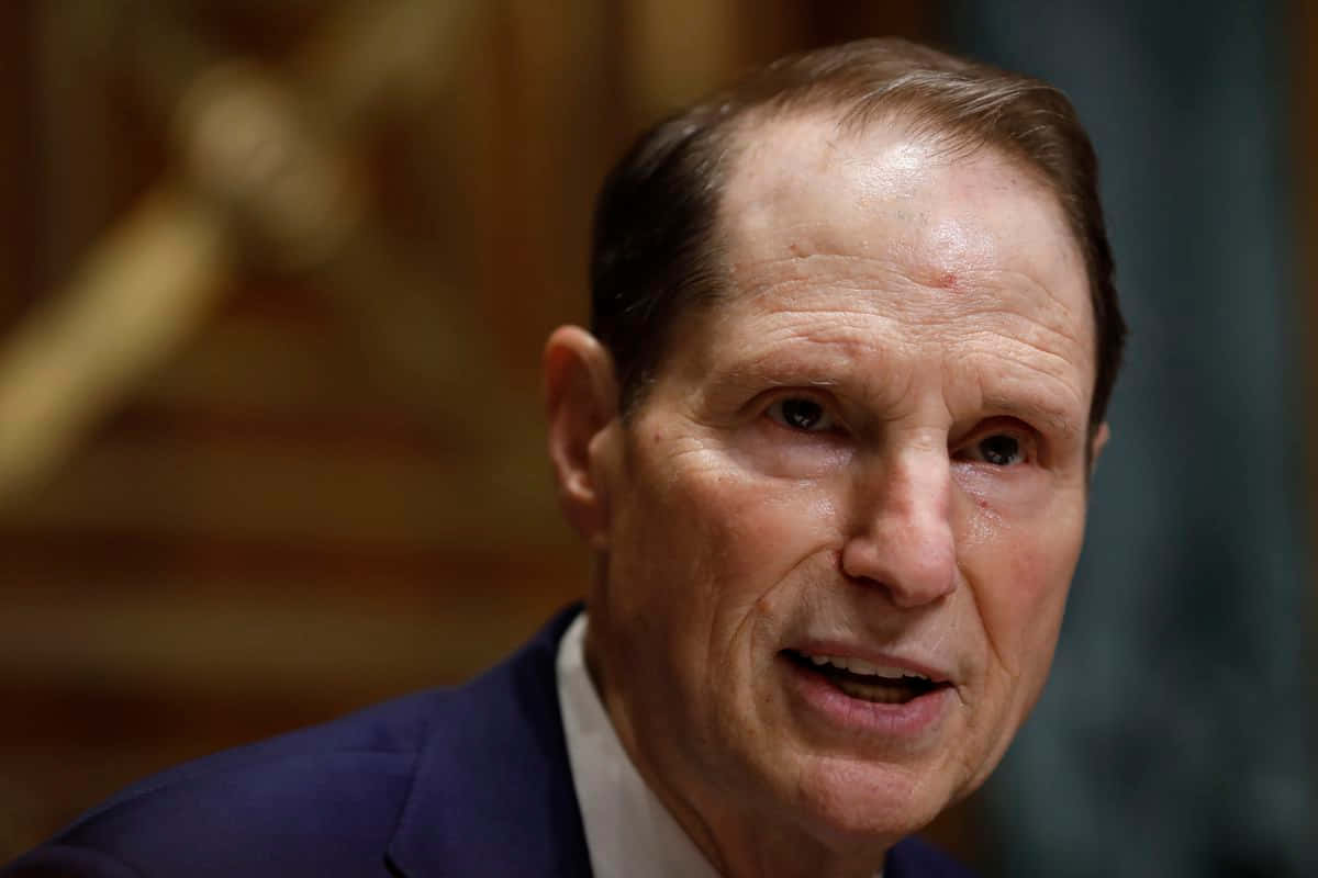 Politician Ron Wyden Face Close-up Wallpaper