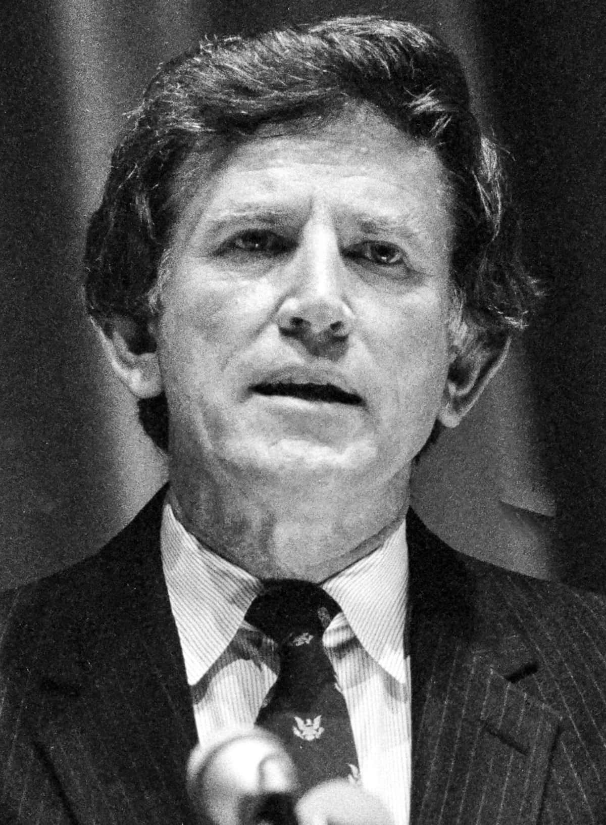 Portrait Headshot Of Gary Hart Wallpaper