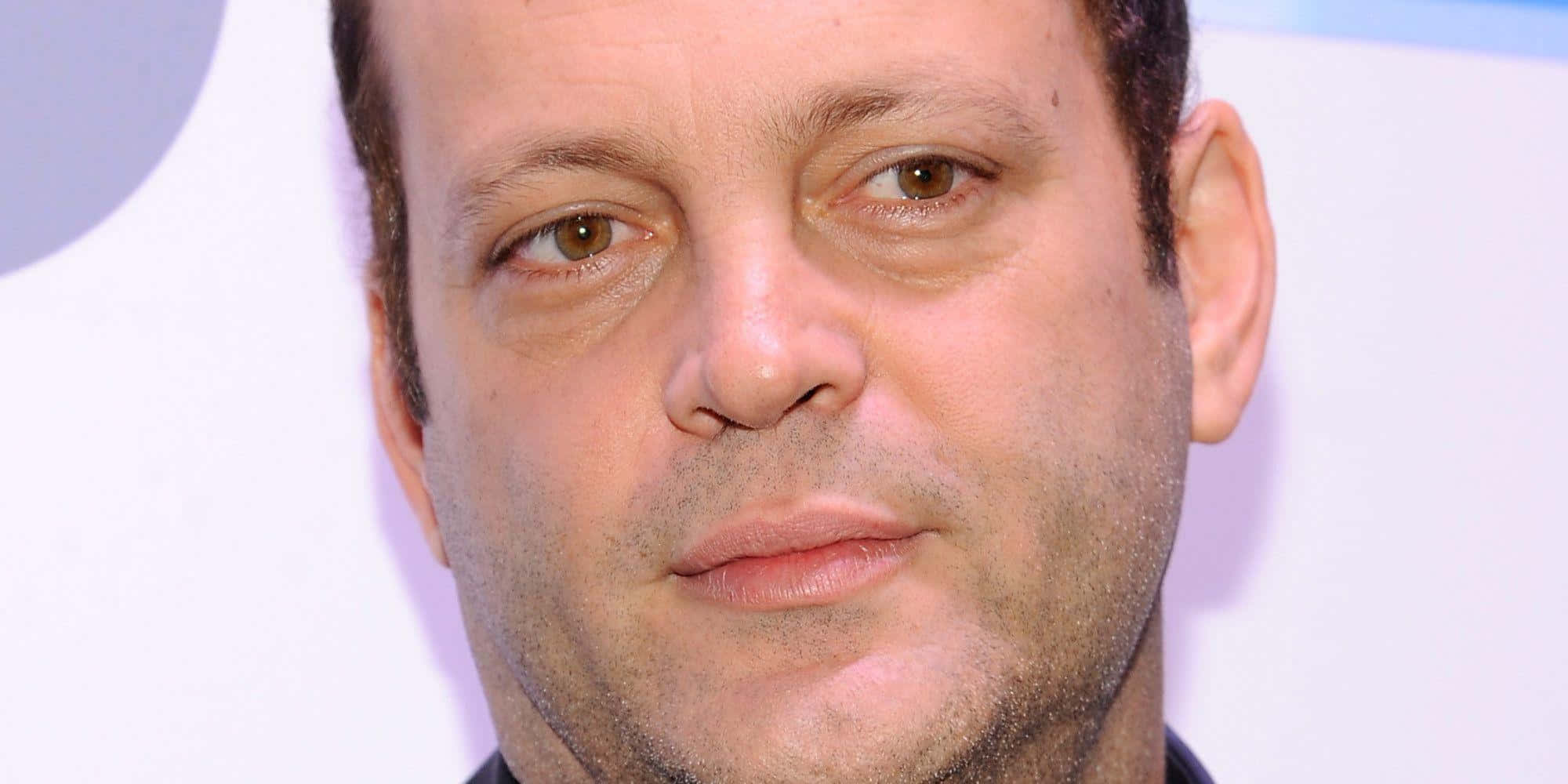 Portrait Of Vince Vaughn, Smiling Confidently Wallpaper