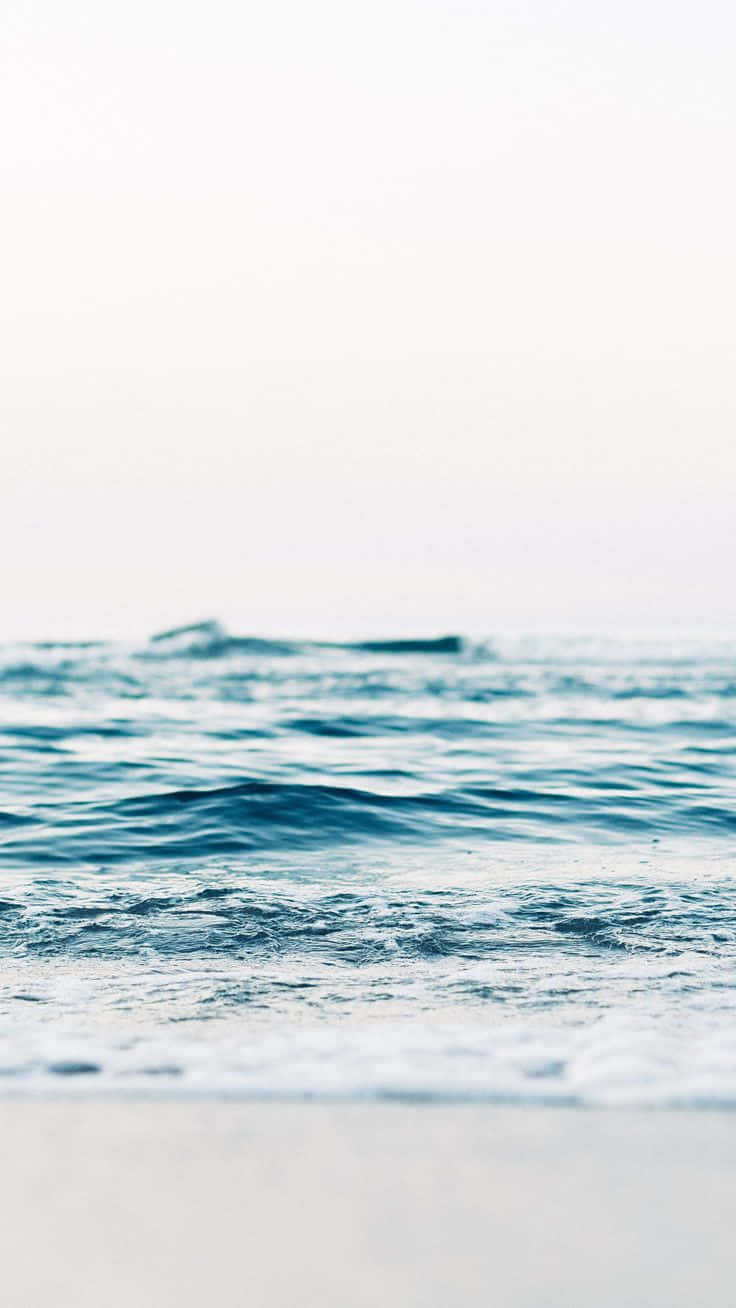 Preppy Beach Aesthetic Waves Wallpaper