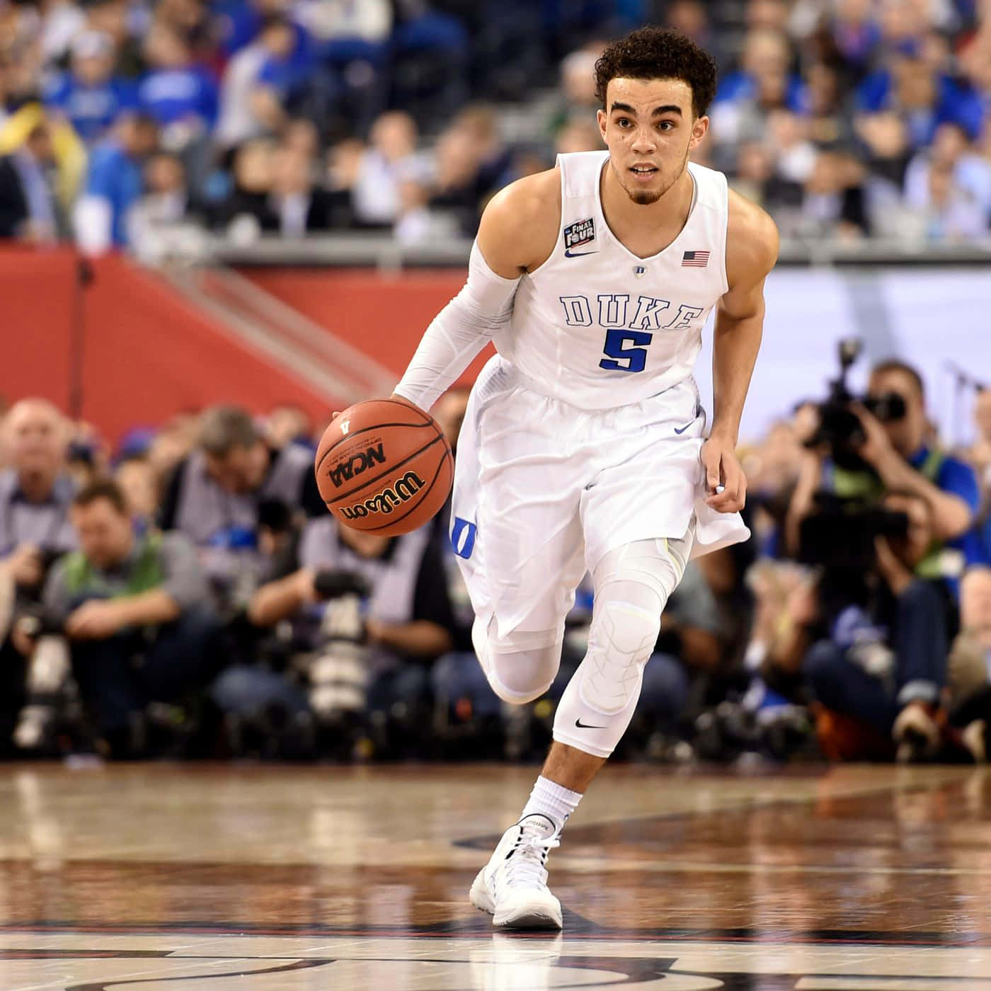 Professional Basketball Athlete Tyus Jones Wallpaper