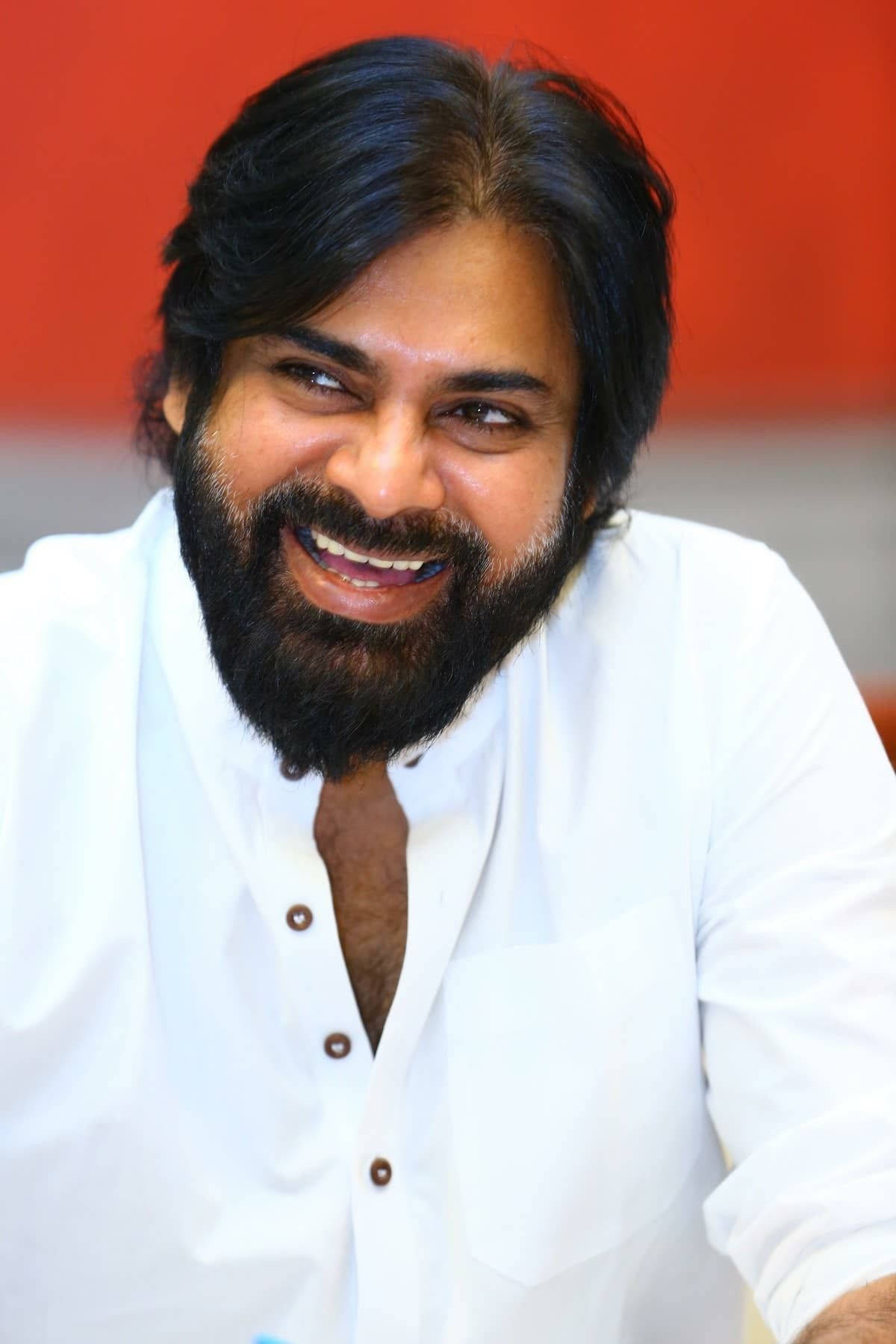 Pspk Smiling In White Wallpaper