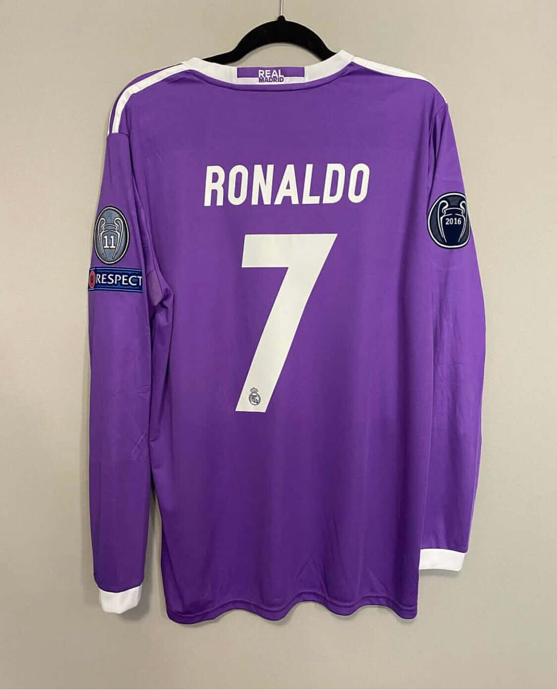 Purple Ronaldo7 Real Madrid Jersey Wallpaper