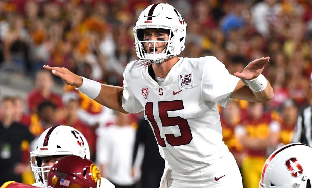 Quarterback Commanding The Field Wallpaper