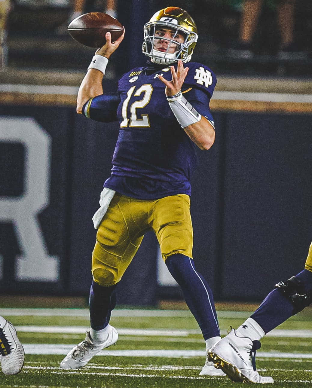 Quarterback Ian Book Notre Dame Action Shot Wallpaper