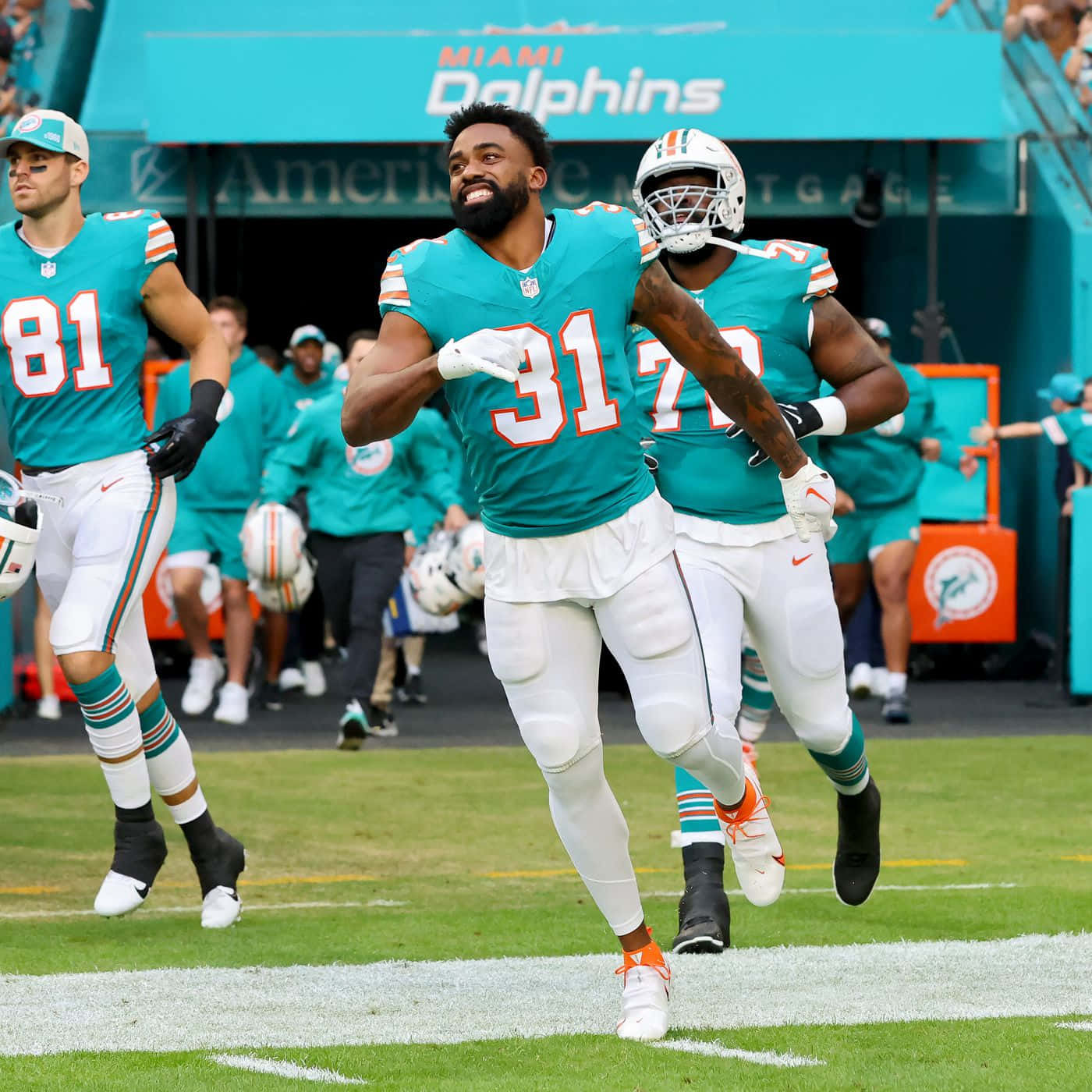 Raheem Mostert Miami Dolphins Celebration Wallpaper