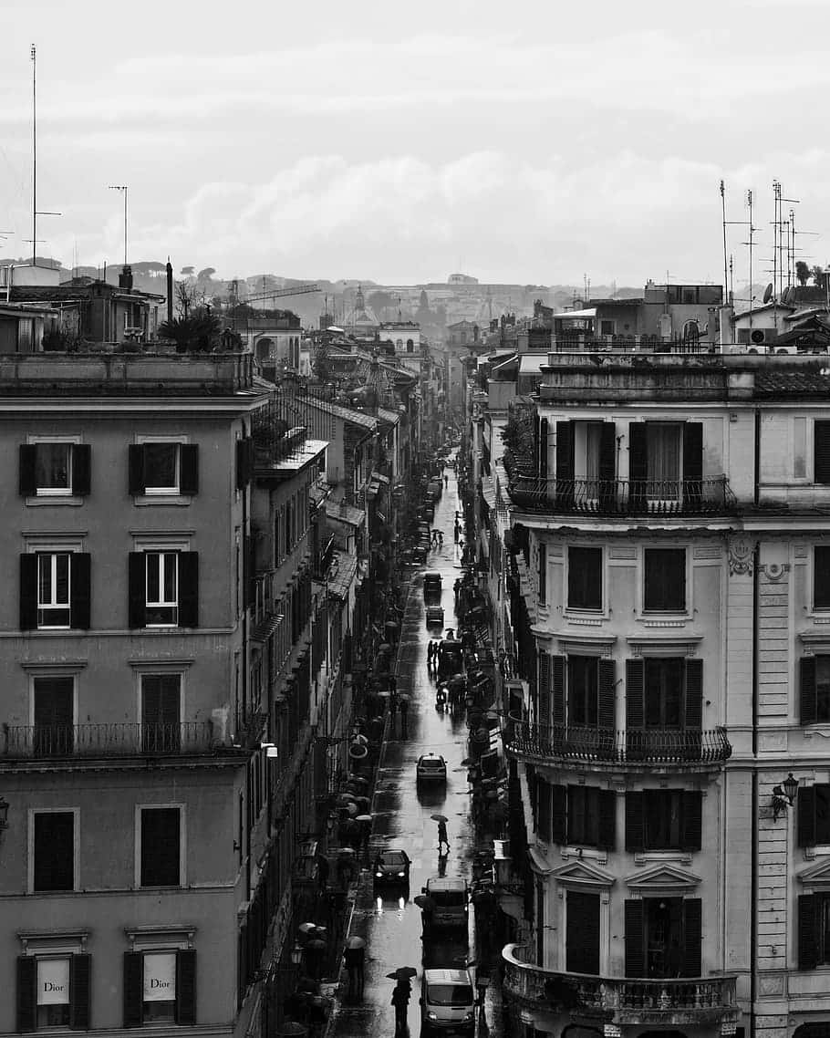 Rainy European Street Scene Wallpaper