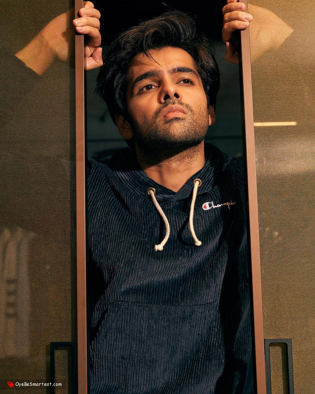 Ram Pothineni With Screen Door Wallpaper