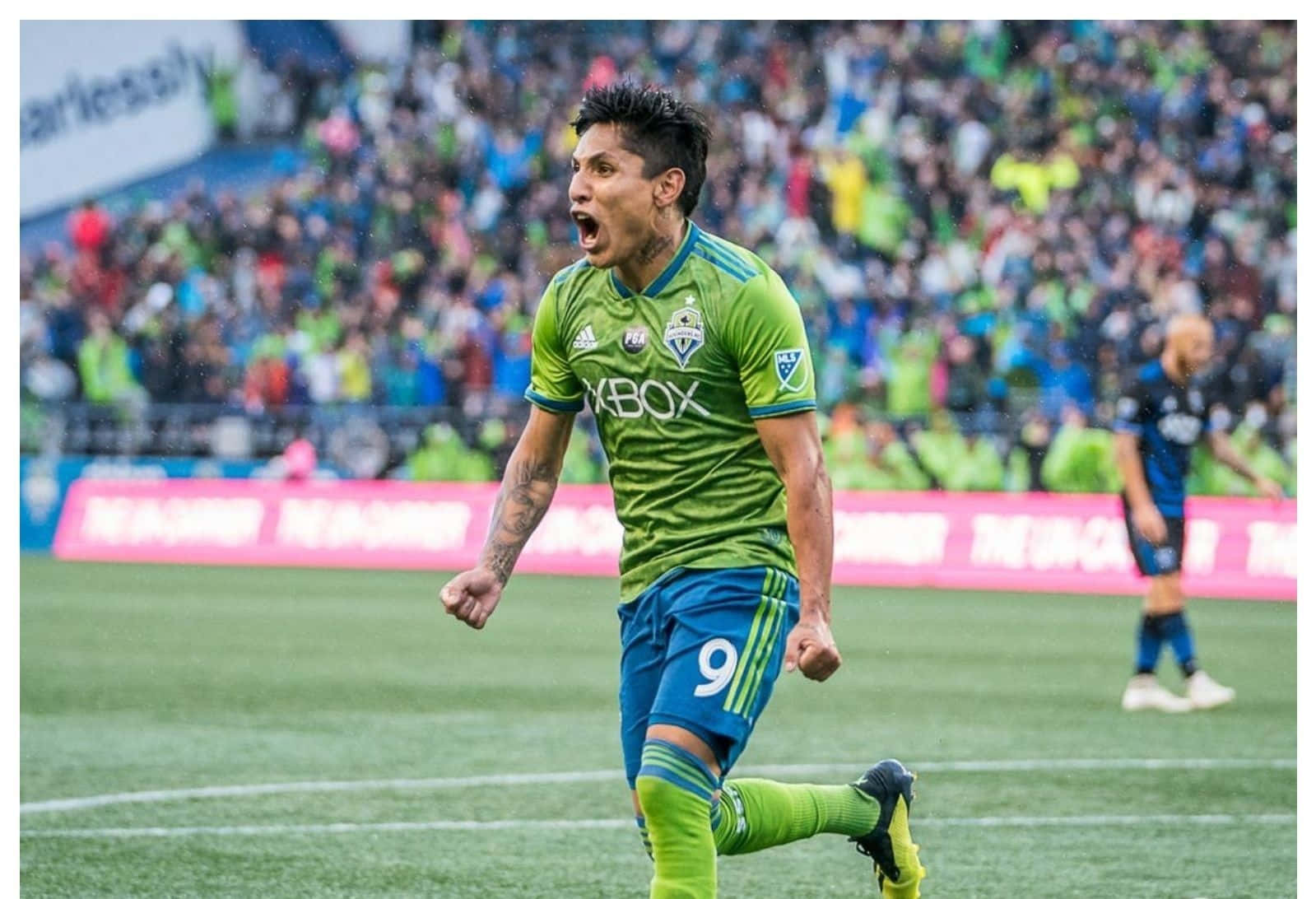 Raul Ruidiaz Screaming Soccer Field Wallpaper