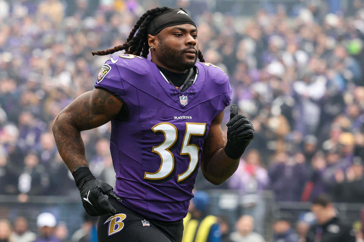 Ravens_ Player_ Gus_ Edwards_ In_ Action Wallpaper