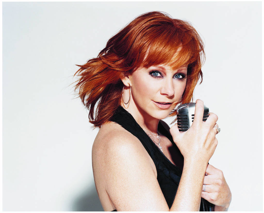 Reba Mcentire - The Undisputed Queen Of Country Music. Wallpaper