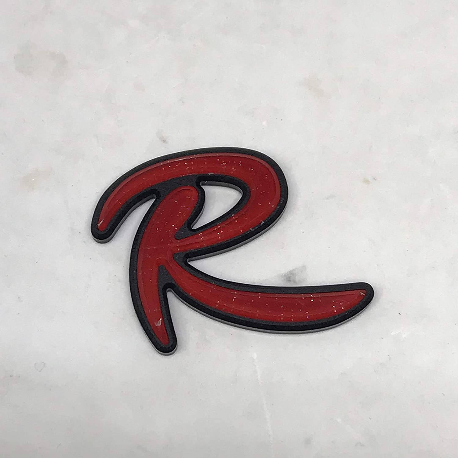 Red Letter R Black Outline Wallpaper