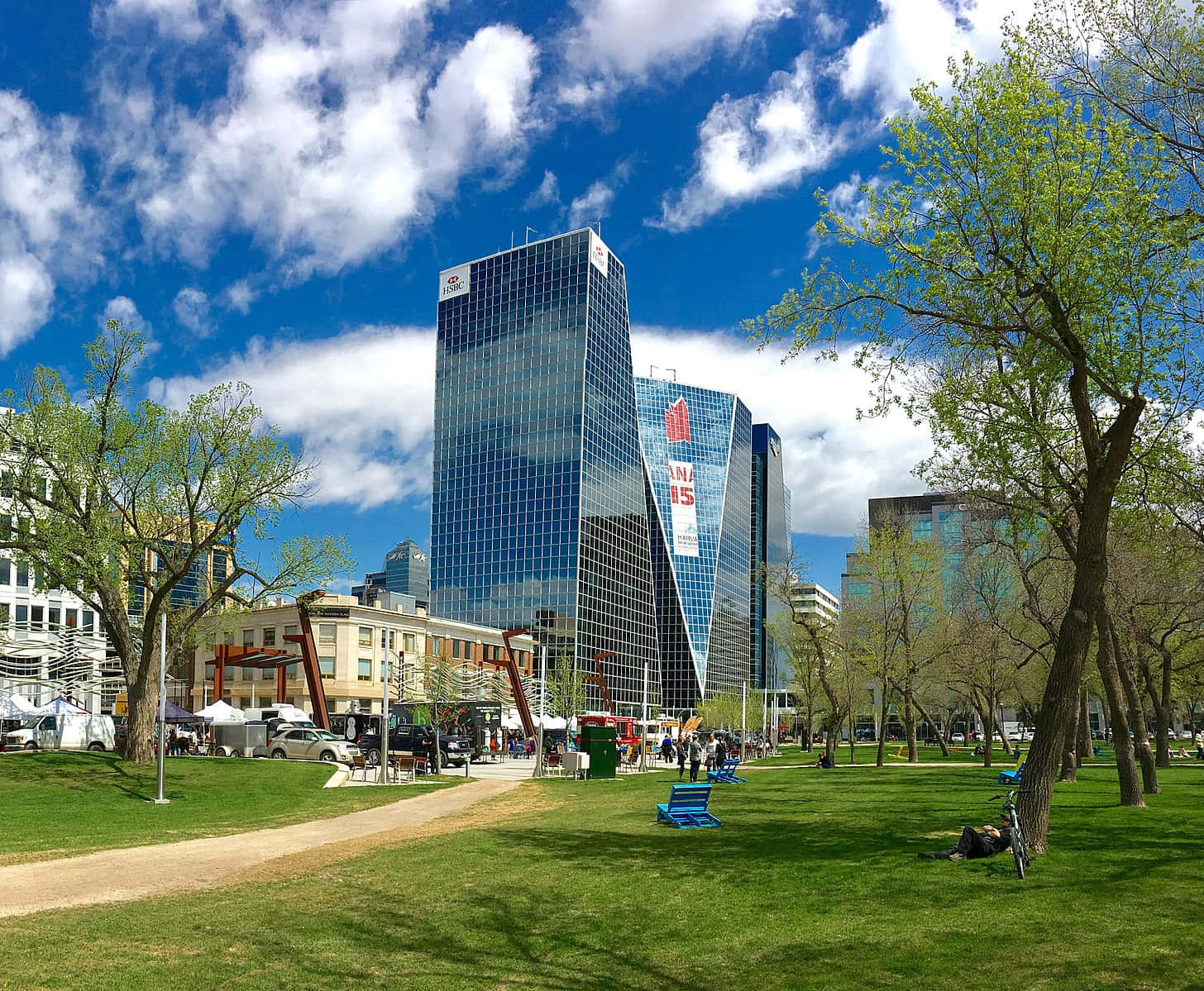 Regina Downtown Parkand Skyscrapers Wallpaper