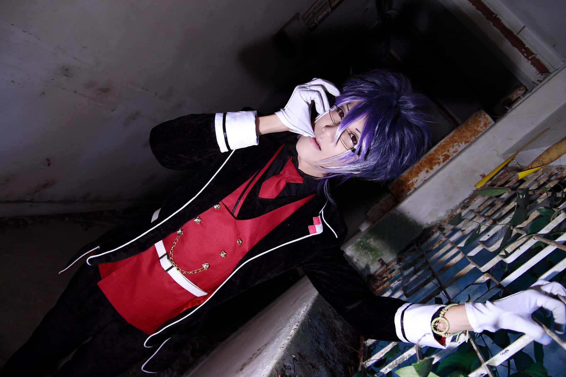 Reiji Sakamaki Cosplayin Abandoned Setting Wallpaper