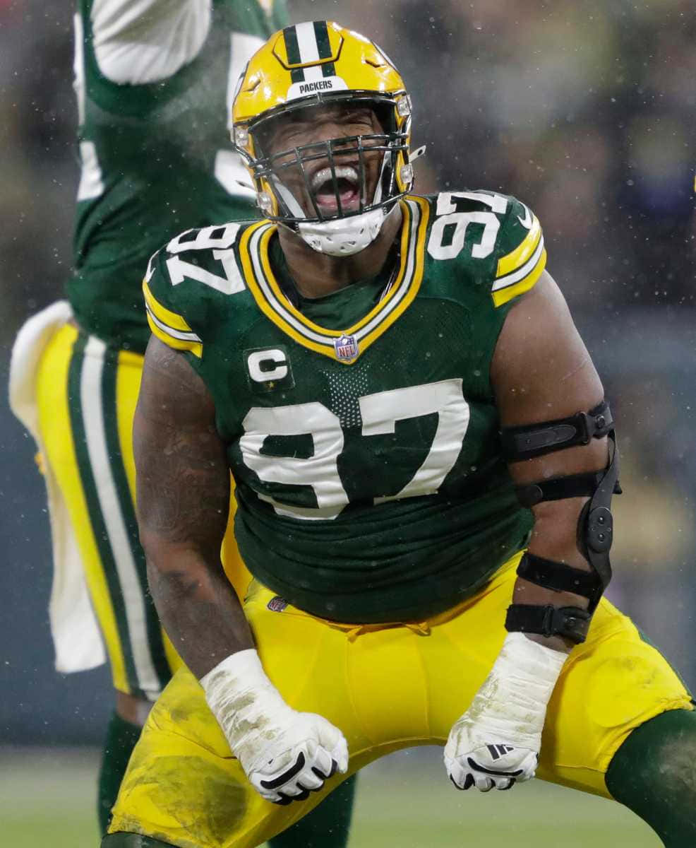 Rejoicing American Football Defensive Tackle Kenny Clark Wallpaper