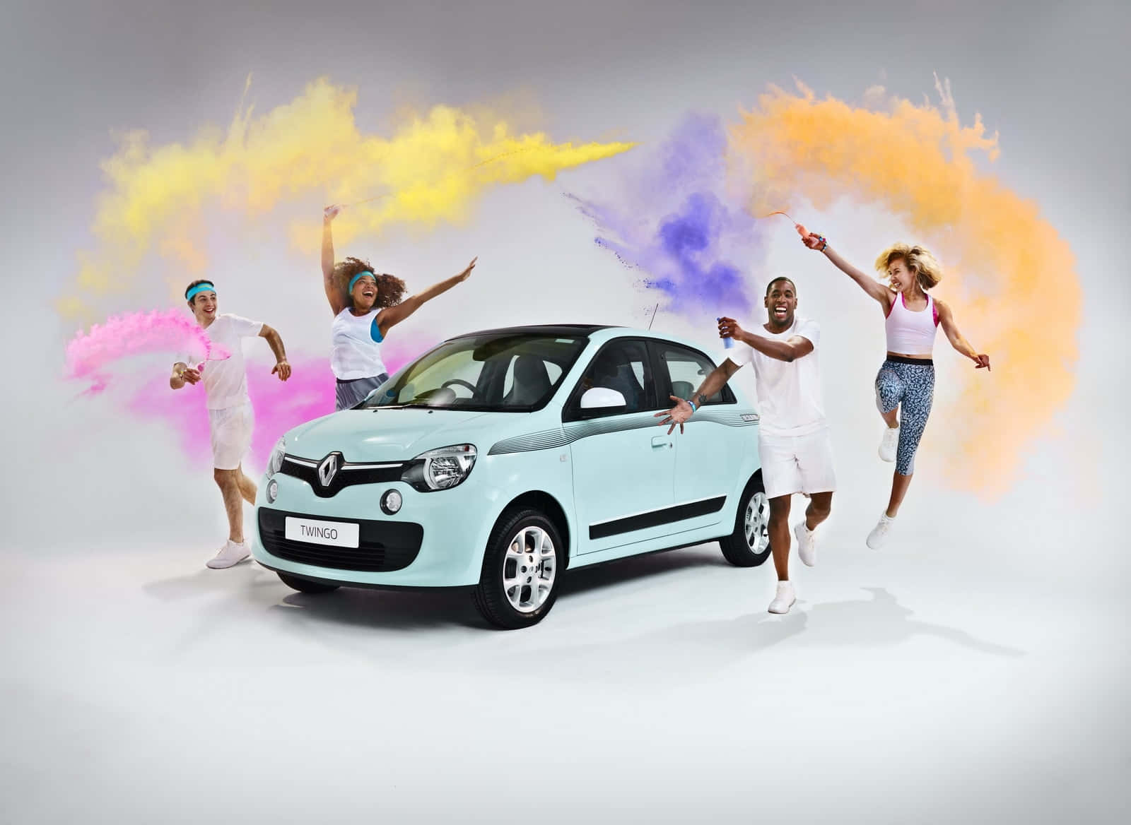 Renault Twingo Vibrant Colorsand Happy People Wallpaper