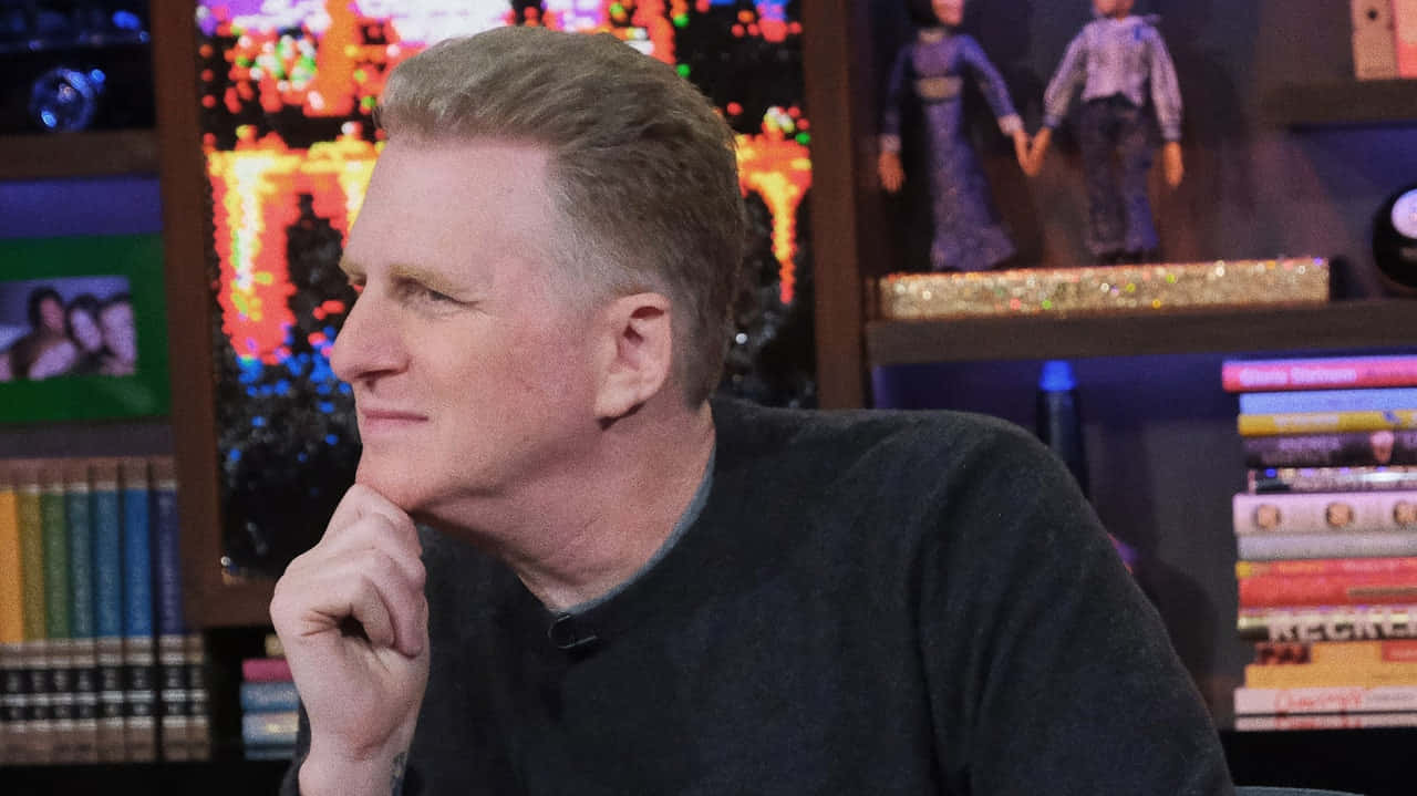 Renowned Actor Michael Rapaport In Casual Attire Wallpaper