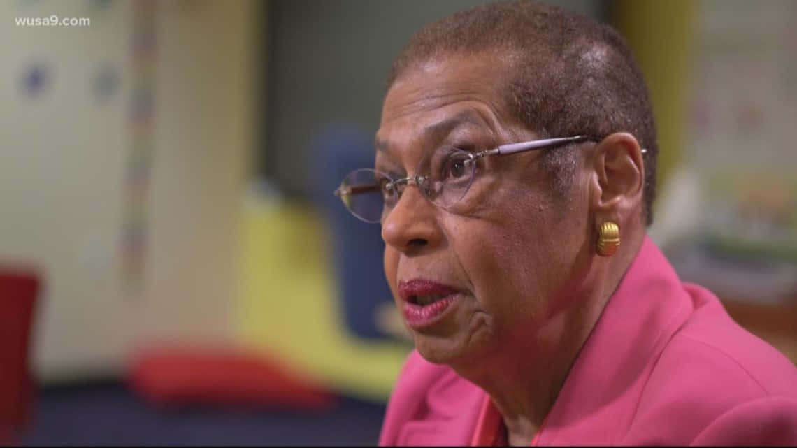 Renowned Delegate Eleanor Holmes Norton Sporting A Pink Coat Wallpaper